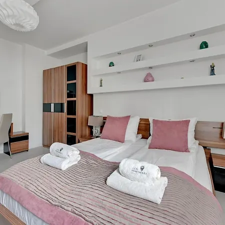 Lion - Bright Side Apartment Sopot